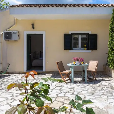 Sunny Patio Corfu ! Alepou