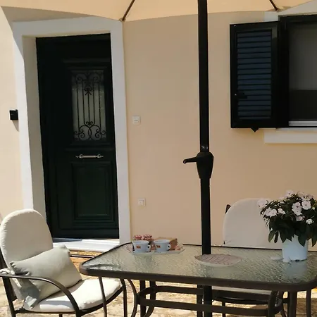 公寓 Sunny Patio Corfu ! Alepou